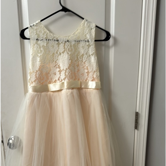 This is a beautiful dress - Picture 1 of 3